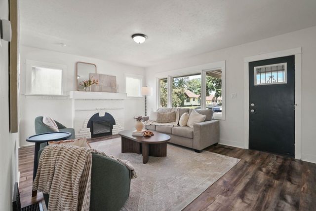 8702 E Valleyway Ave, Spokane, WA 99212