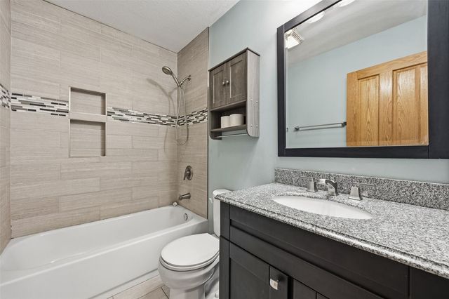 2765 16th Avenue, Marion, IA 52302