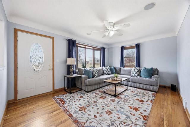 2765 16th Avenue, Marion, IA 52302