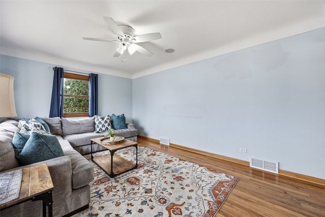 2765 16th Avenue, Marion, IA 52302