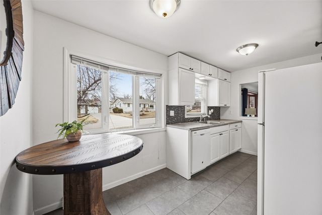 2765 16th Avenue, Marion, IA 52302