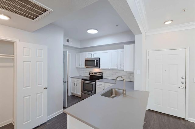 12215 Hunters Chase DR N-1102N, Austin, TX 78729