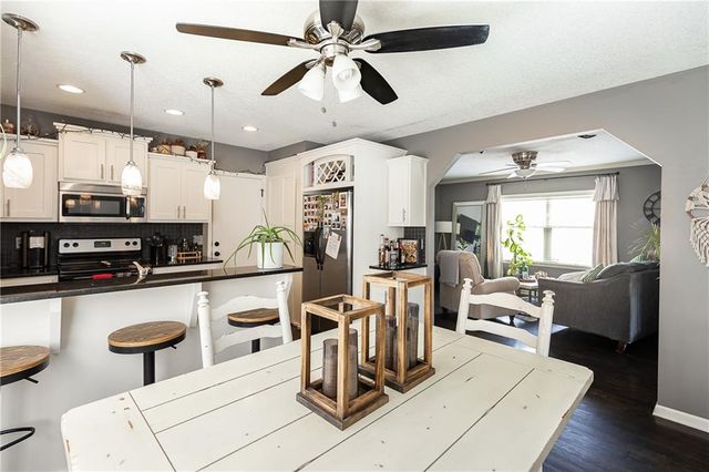 4526 Roanoke Parkway A, Kansas City, MO 64111