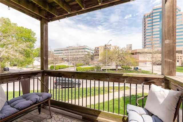 4526 Roanoke Parkway A, Kansas City, MO 64111