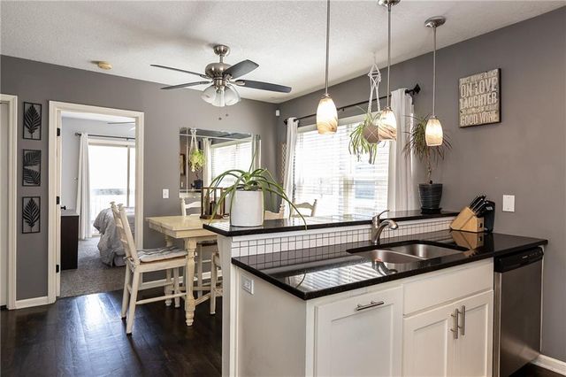 4526 Roanoke Parkway A, Kansas City, MO 64111