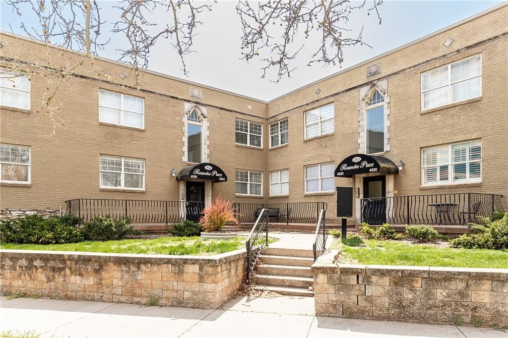 4526 Roanoke Parkway A, Kansas City, MO 64111