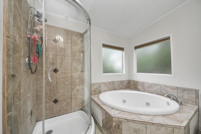 204 Edith Street, Highlands, TX 77562