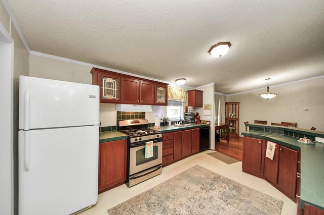 204 Edith Street, Highlands, TX 77562