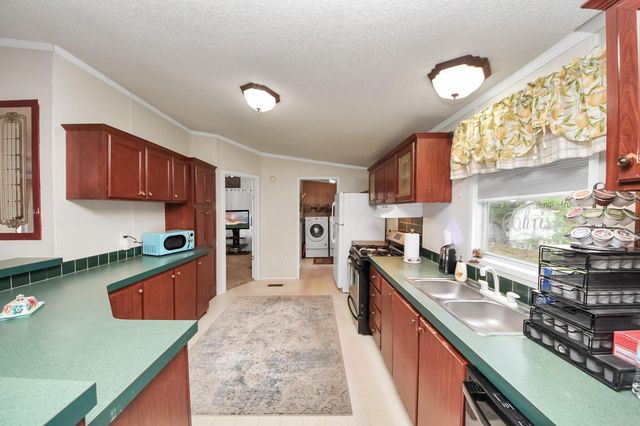204 Edith Street, Highlands, TX 77562