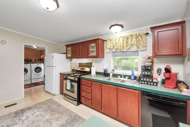 204 Edith Street, Highlands, TX 77562