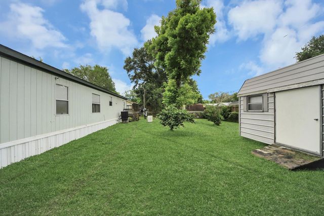 204 Edith Street, Highlands, TX 77562