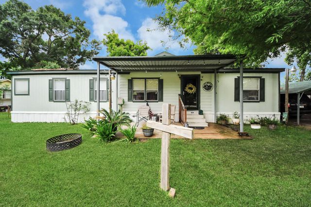 204 Edith Street, Highlands, TX 77562