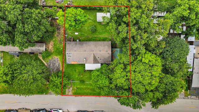 204 Edith Street, Highlands, TX 77562