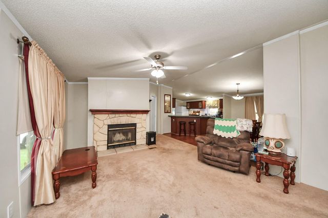 204 Edith Street, Highlands, TX 77562