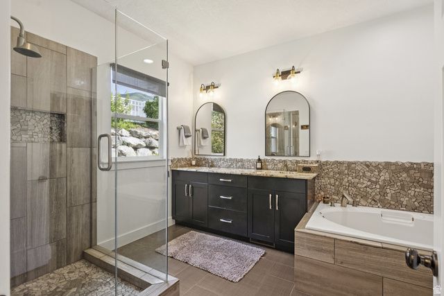 588 W 1175 N, Farmington, UT 84025