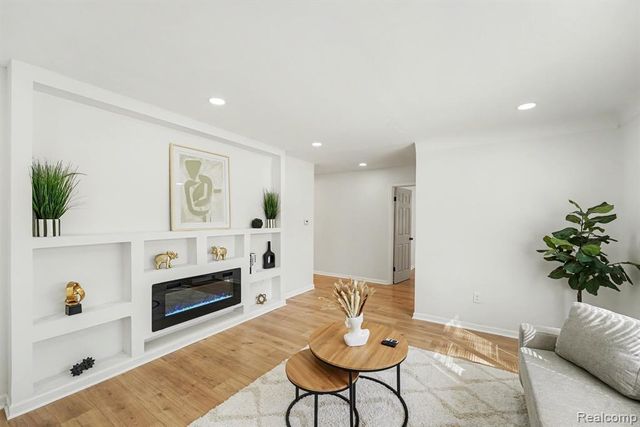 8999 Griggs Street, Detroit, MI 48204