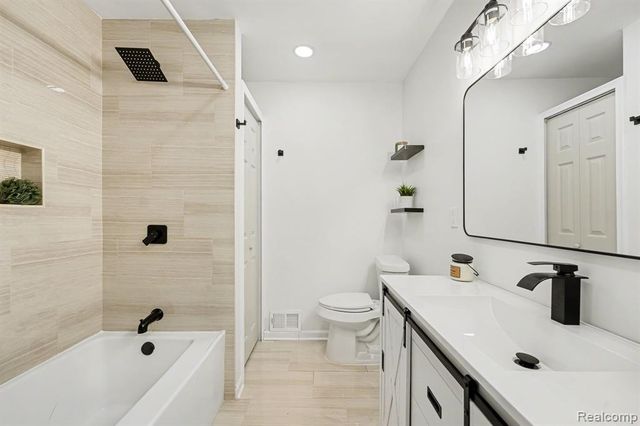 8999 Griggs Street, Detroit, MI 48204