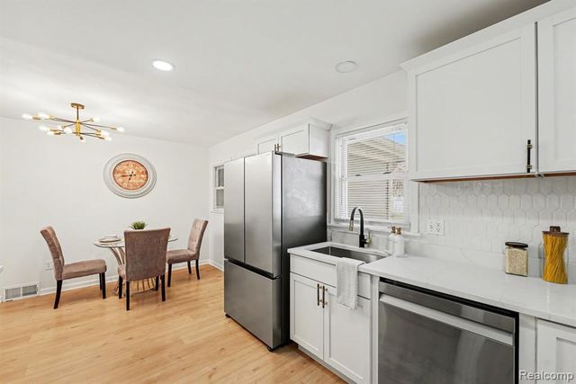 8999 Griggs Street, Detroit, MI 48204