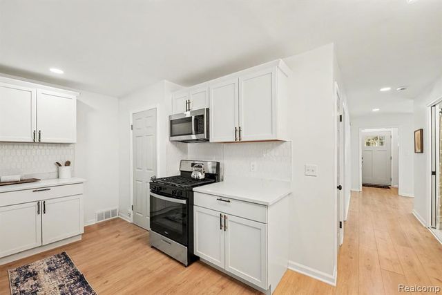 8999 Griggs Street, Detroit, MI 48204