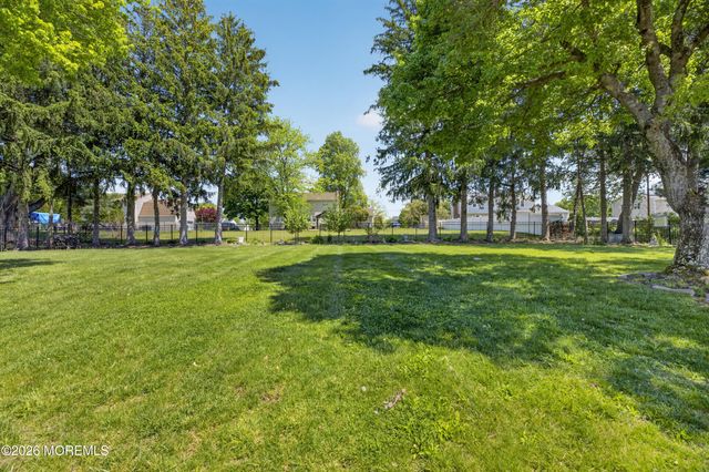 76 Coldspring Road, Freehold, NJ 07728