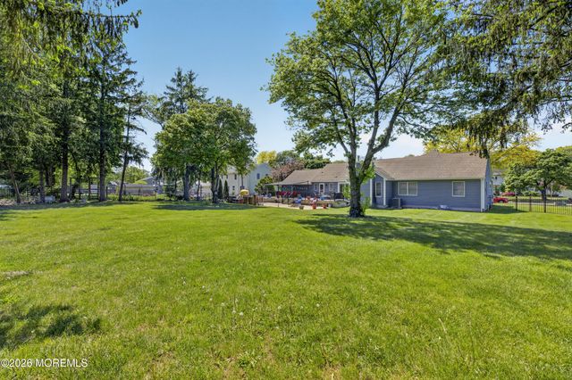 76 Coldspring Road, Freehold, NJ 07728