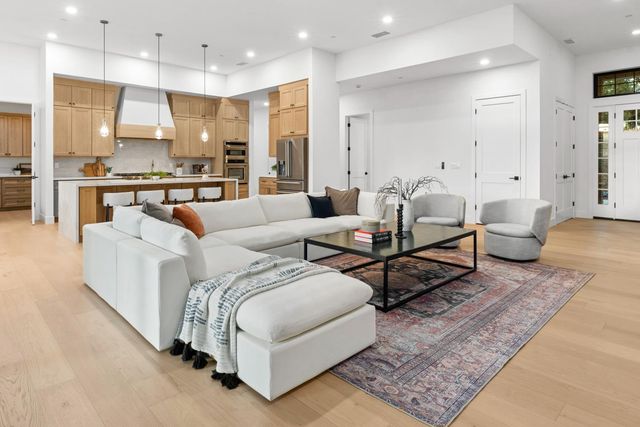 23796 Landon Evan Ln, Auburn, CA 95602