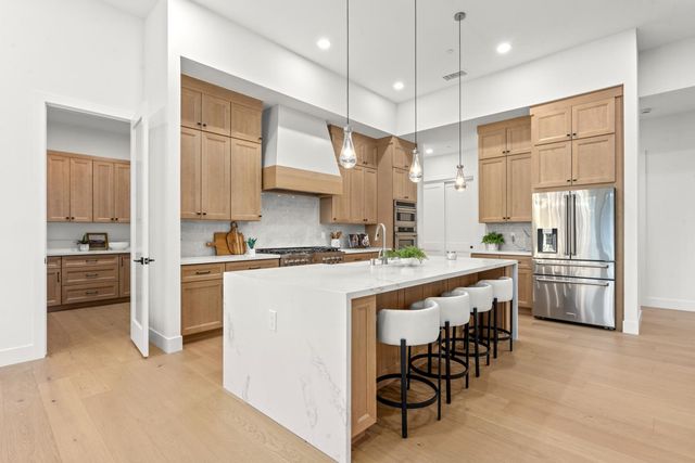 23796 Landon Evan Ln, Auburn, CA 95602