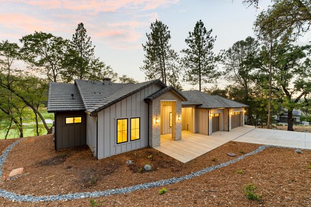 23796 Landon Evan Ln, Auburn, CA 95602