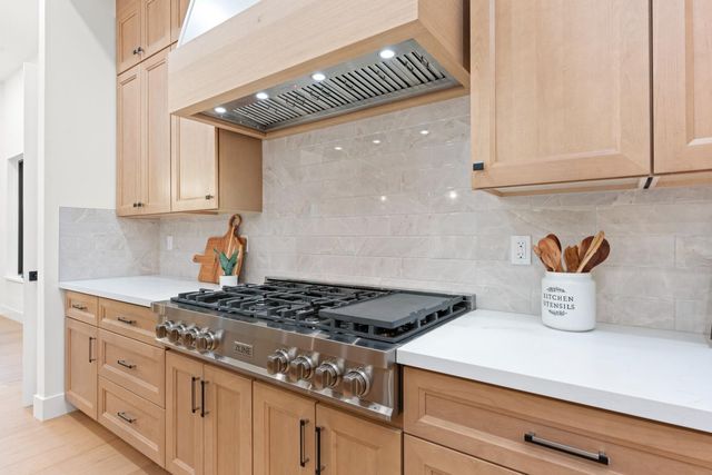 23796 Landon Evan Ln, Auburn, CA 95602