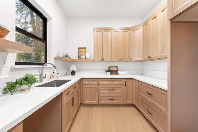 23796 Landon Evan Ln, Auburn, CA 95602