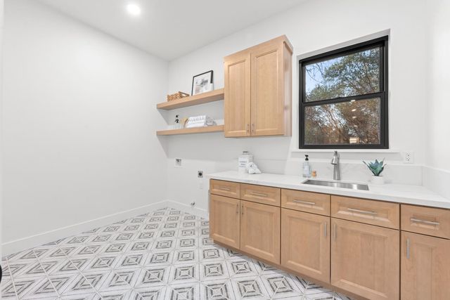 23796 Landon Evan Ln, Auburn, CA 95602