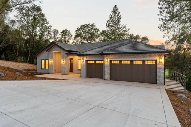 23796 Landon Evan Ln, Auburn, CA 95602