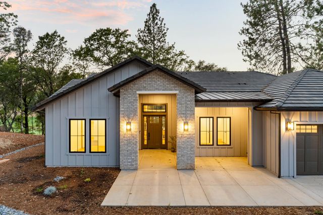 23796 Landon Evan Ln, Auburn, CA 95602