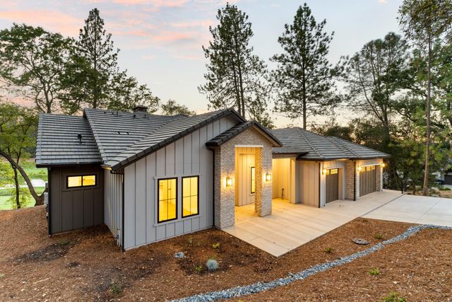 23796 Landon Evan Ln, Auburn, CA 95602