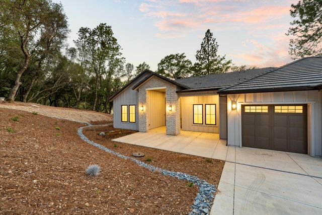 23796 Landon Evan Ln, Auburn, CA 95602
