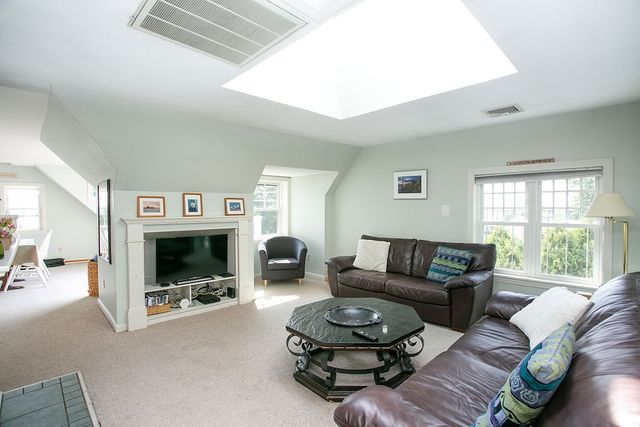 1 Seaview Avenue 4, Newport, RI 02840