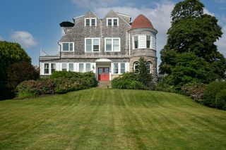 1 Seaview Avenue 4, Newport, RI 02840