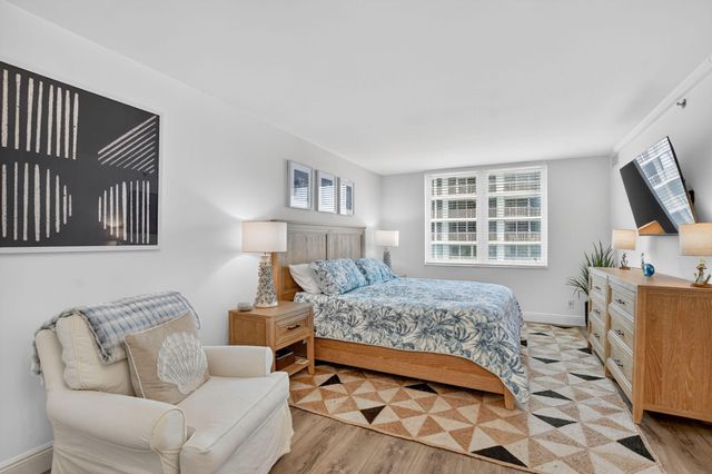 3215 S Ocean Boulevard 412, Highland Beach, FL 33487