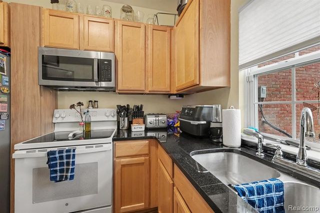 2263 Marissa Way, Shelby Twp, MI 48316