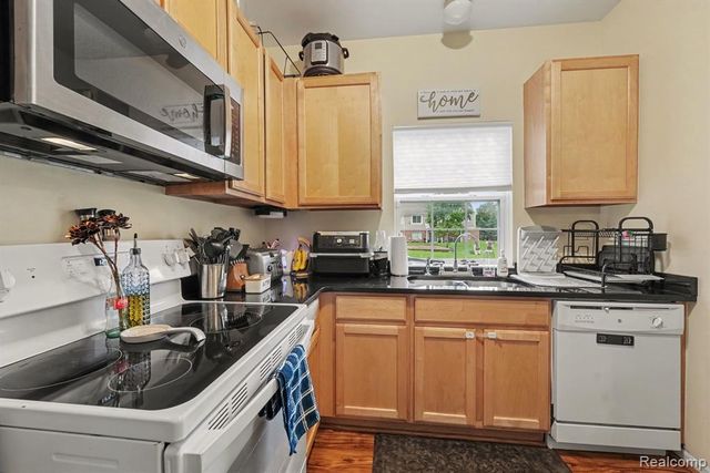 2263 Marissa Way, Shelby Twp, MI 48316