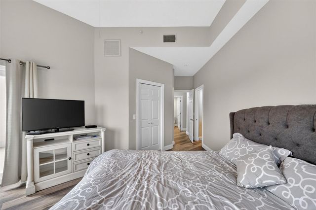 205 BRIGHTWATER DRIVE 202, Clearwater Beach, FL 33767