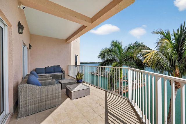 205 BRIGHTWATER DRIVE 202, Clearwater Beach, FL 33767