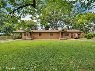 111 & 113 Dave Lane, Maryville, TN 37801