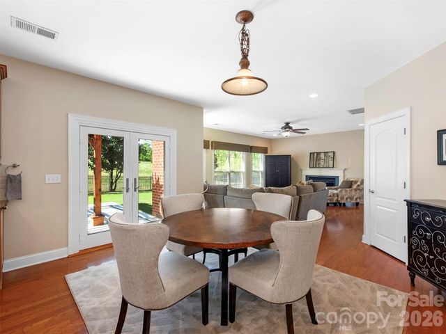 8638 Savannah Road, Harrisburg, NC 28075