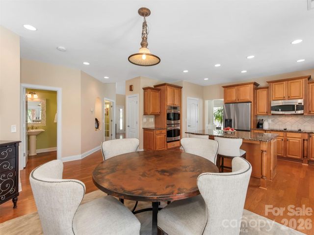 8638 Savannah Road, Harrisburg, NC 28075
