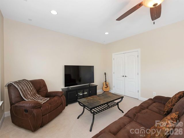 8638 Savannah Road, Harrisburg, NC 28075