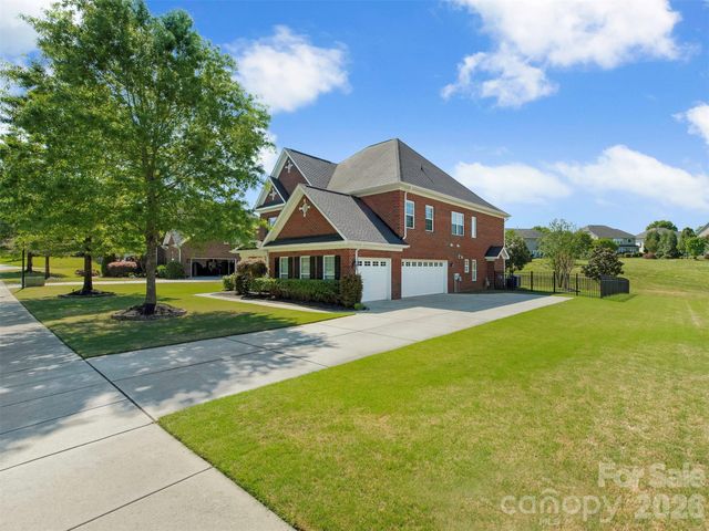 8638 Savannah Road, Harrisburg, NC 28075