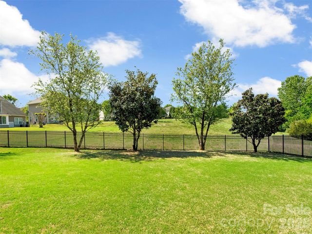 8638 Savannah Road, Harrisburg, NC 28075