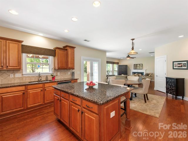 8638 Savannah Road, Harrisburg, NC 28075