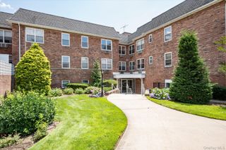 2 Fowler Avenue 201, Lynbrook, NY 11563